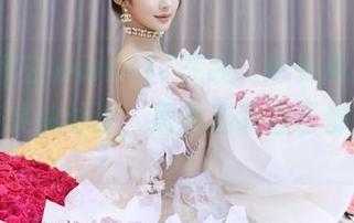 就在www.17在线，意外闯入了一场深夜灵魂讨论，居然连我自己都迷失了…