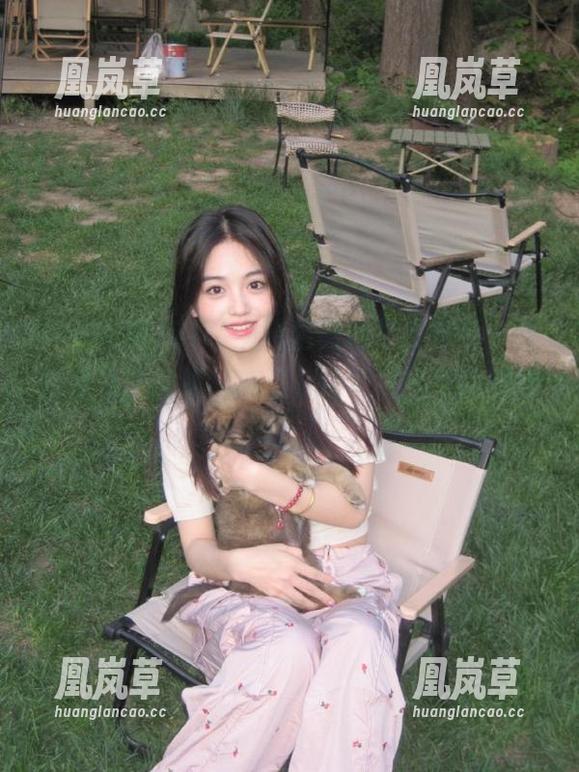 51吃瓜 51吃瓜网站的地址发布页,究竟是为了帮助我吃瓜,还是在挑战我的智商?!