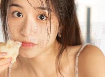 91吃瓜群众首页，潜入小八卦的怀抱，心里那个乐呀