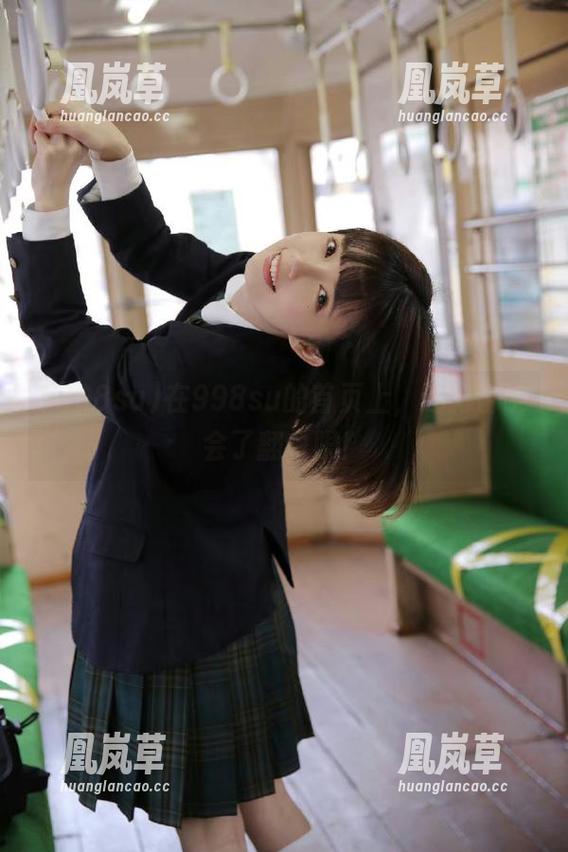 在998su的首页上，连狗都学会了翻白眼！