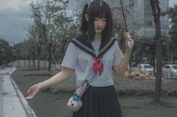 我爱“www.17@”app，像爱春天的樱花，时不时地爆出些花瓣来，各种新鲜。