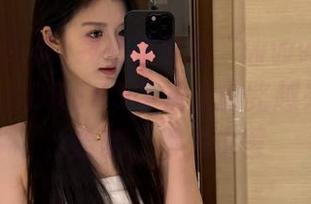 我心里默念“www.吃瓜”，然后ADDRESS字条上的路越来越模糊，哈哈，不去也罢