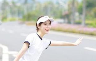黑料不打烊app，上个天台我开始围观，边吃西瓜边观察八卦。
