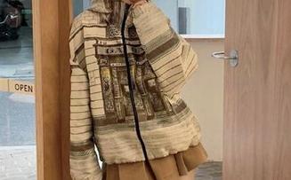 脑袋卡住了…黑料不打烊苹果版下载去哪里找？