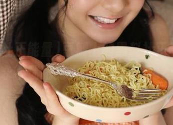 豆瓣上的黑料社正能量，永不迷路的人更容易被剧透？